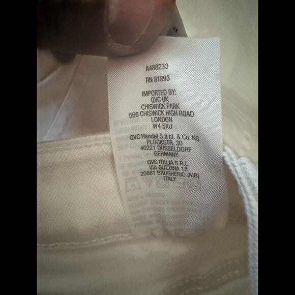 Candace Cameron Bure White Distressed Shorts 16P Petite NWOT Cotton Blend - Picture 8 of 11